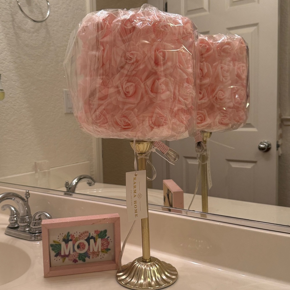 Cottage Core,Whimsical Soft Girl & Soft Boy Aesthetic
White & Pink Rose lamps 2 - Picture 2 of 15